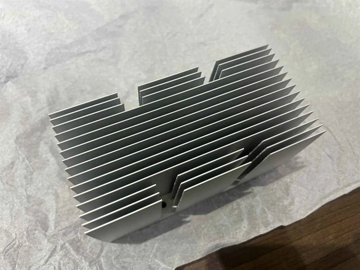 Extruded Heat Sink With High Fin To Gap Ratio