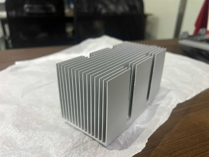 Extruded Heat Sink With High Fin To Gap Ratio
