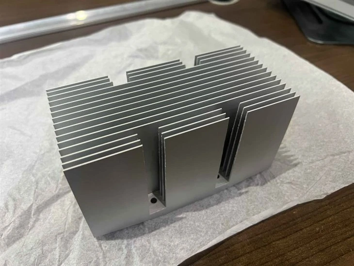 Extruded Heat Sink With High Fin To Gap Ratio